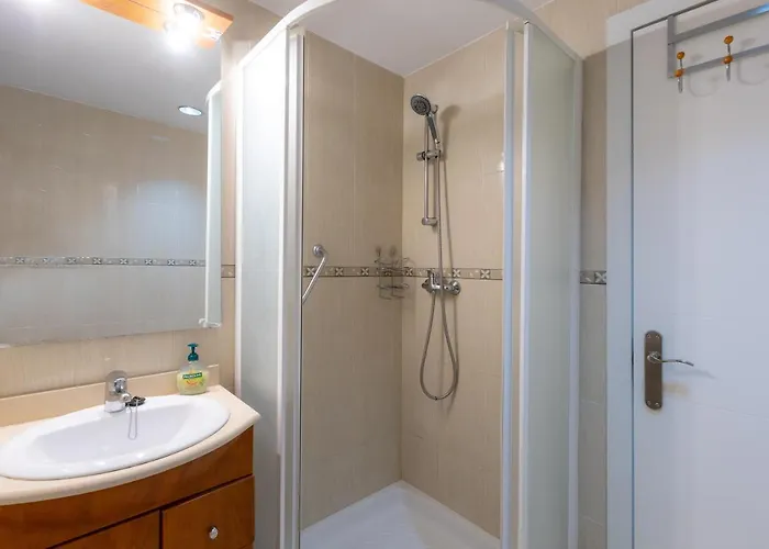 Sunny One Bedroom *